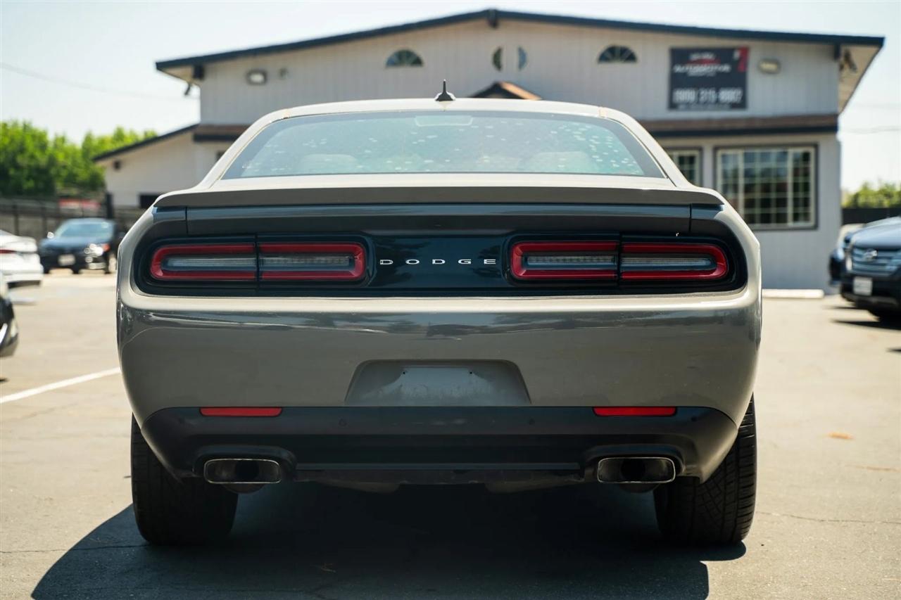 Dodge Challenger  2017