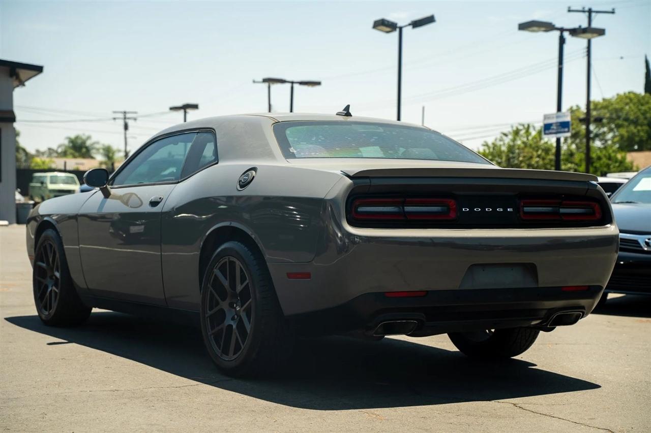 Dodge Challenger  2017