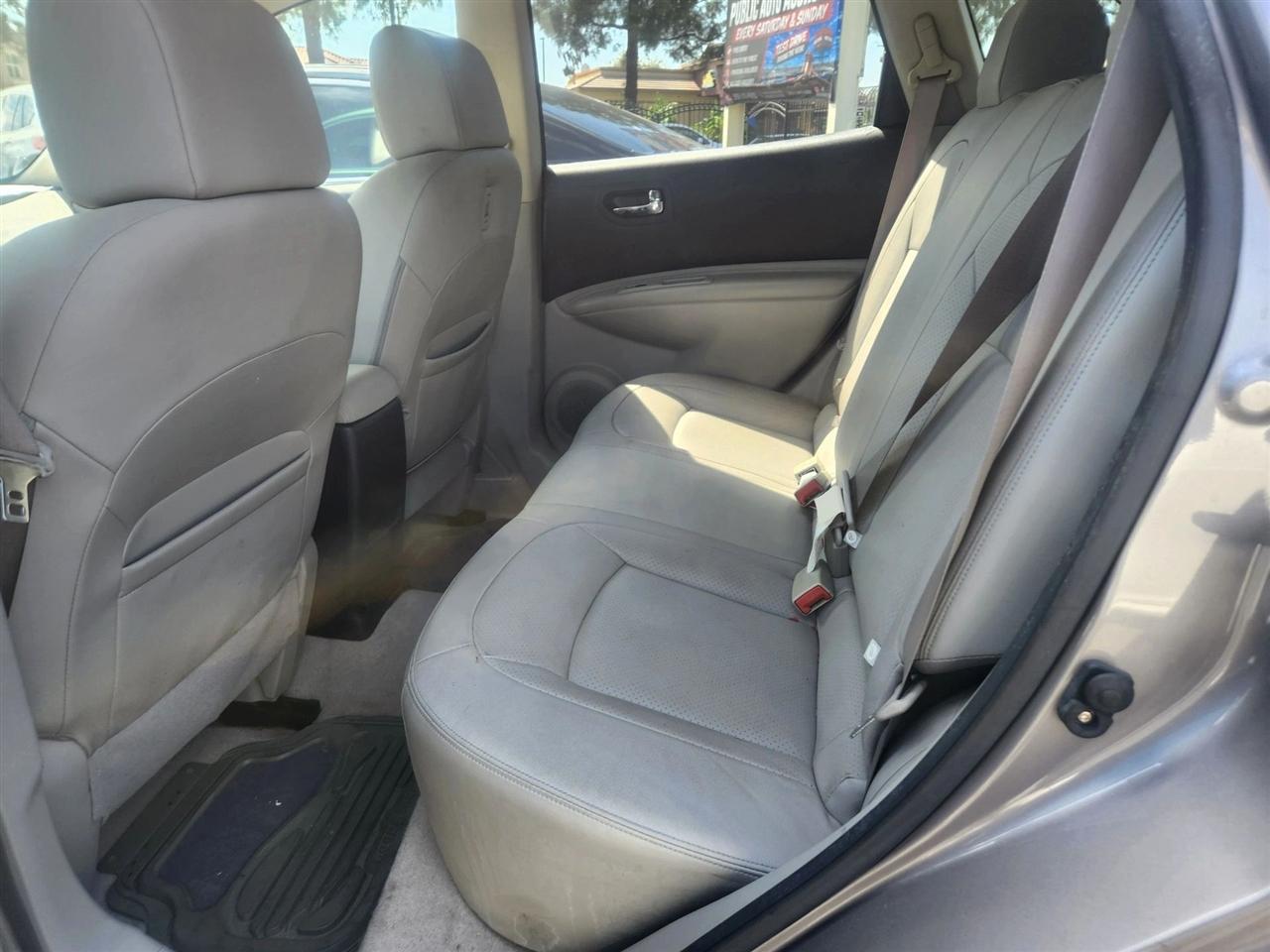 Nissan Rogue  2013