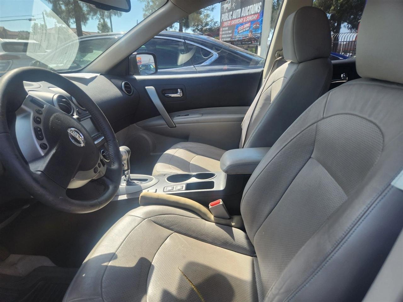 Nissan Rogue  2013