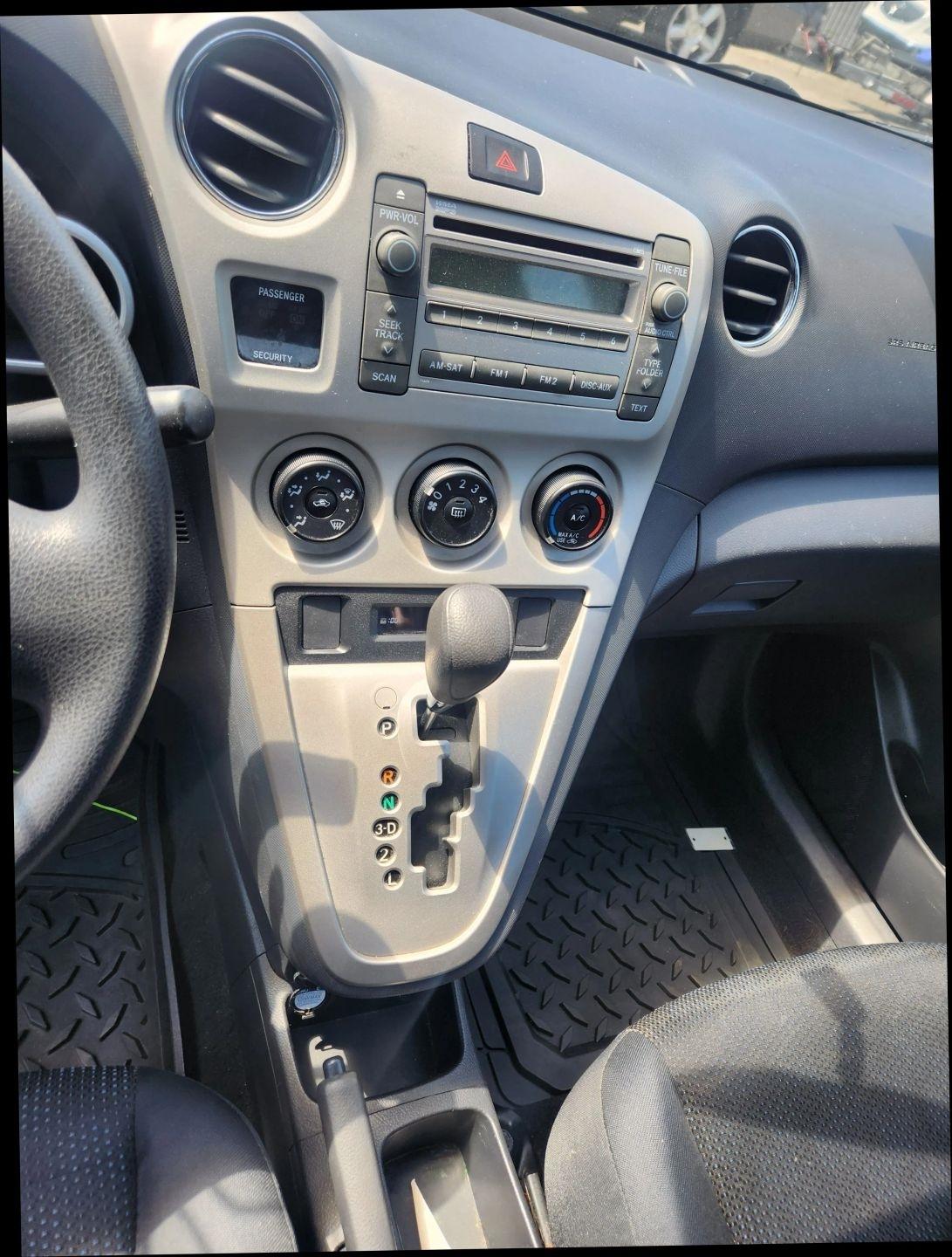 Toyota Matrix  2009
