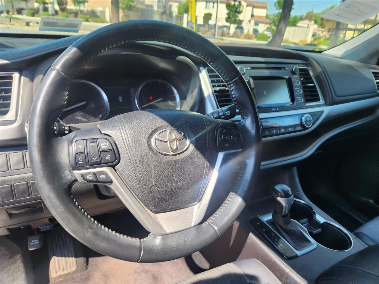Toyota Highlander  2015