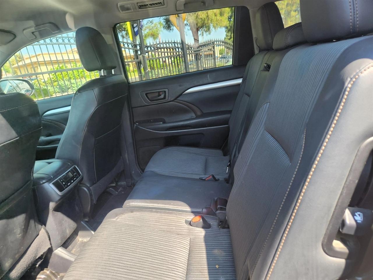 Toyota Highlander  2015