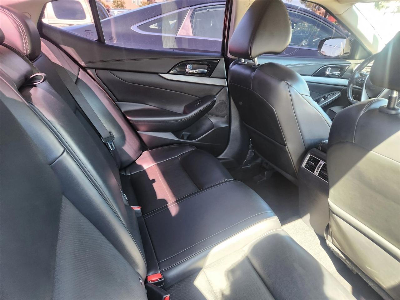 Nissan Maxima  2017