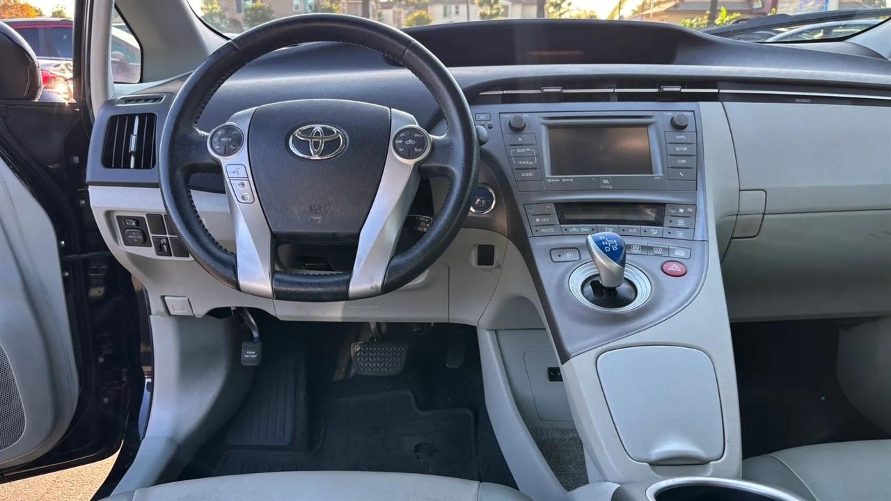 Toyota Prius  2014