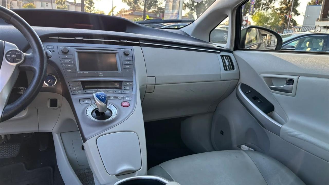 Toyota Prius  2014