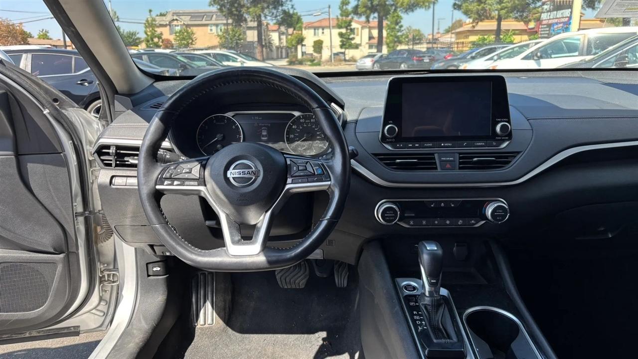 Nissan Altima  2020