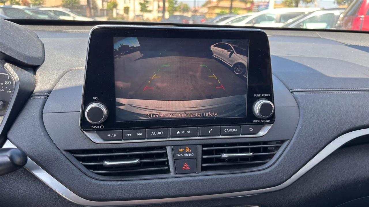 Nissan Altima  2020