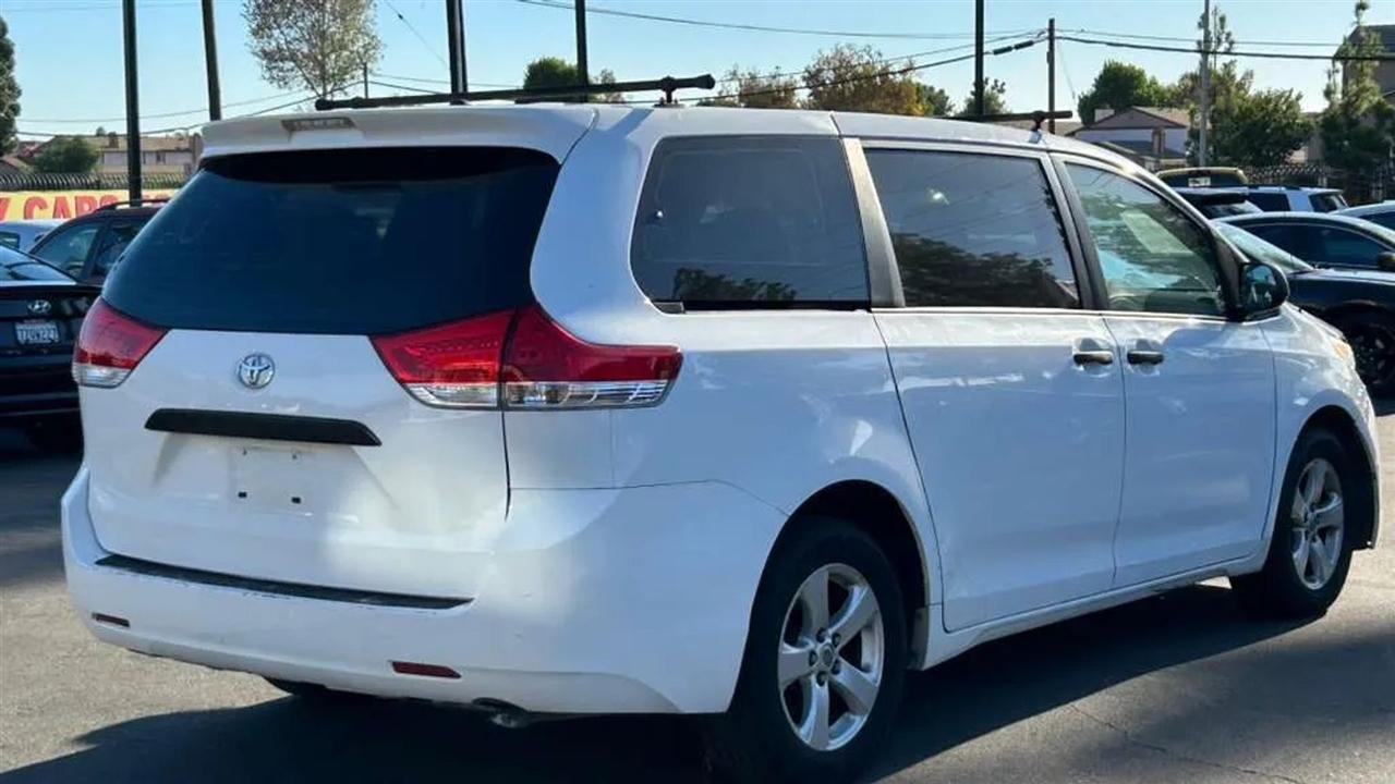 Toyota Sienna  2014
