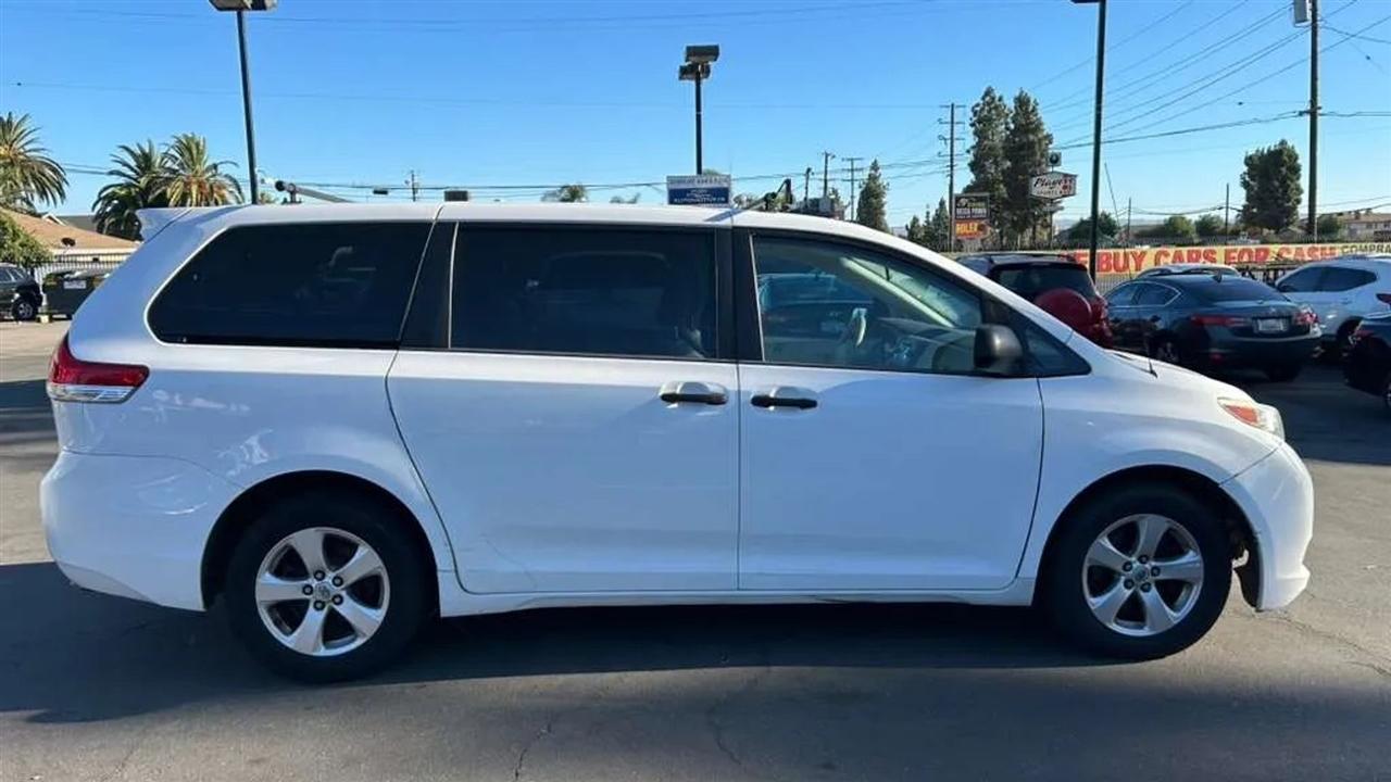 Toyota Sienna  2014