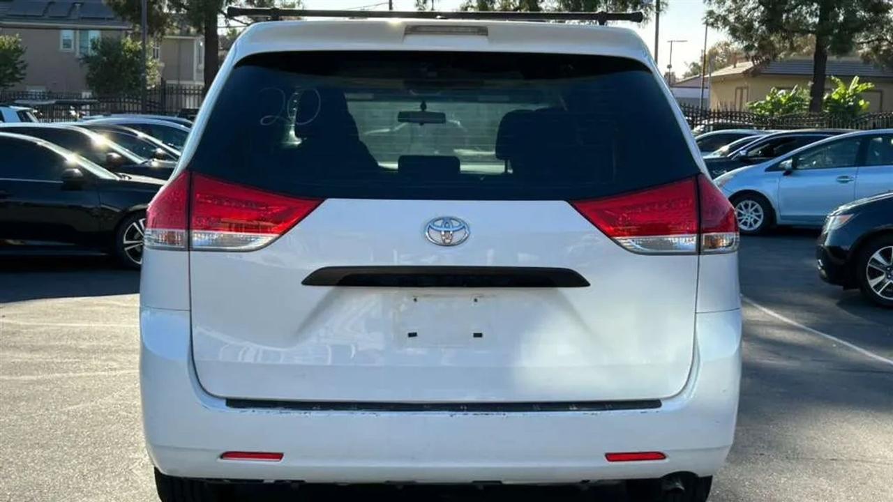 Toyota Sienna  2014