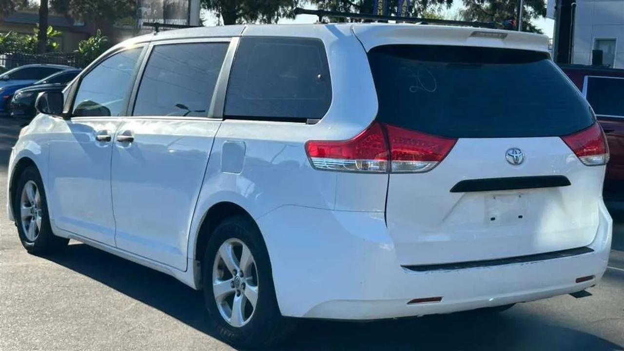 Toyota Sienna  2014