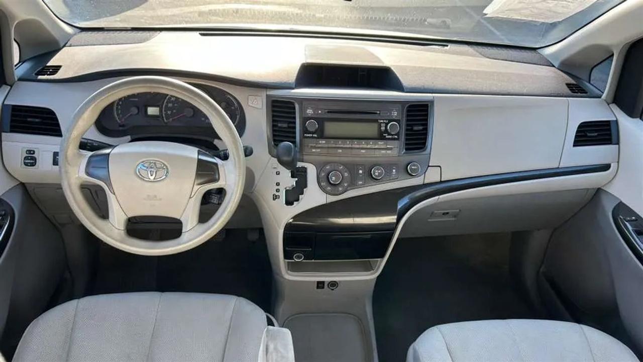 Toyota Sienna  2014