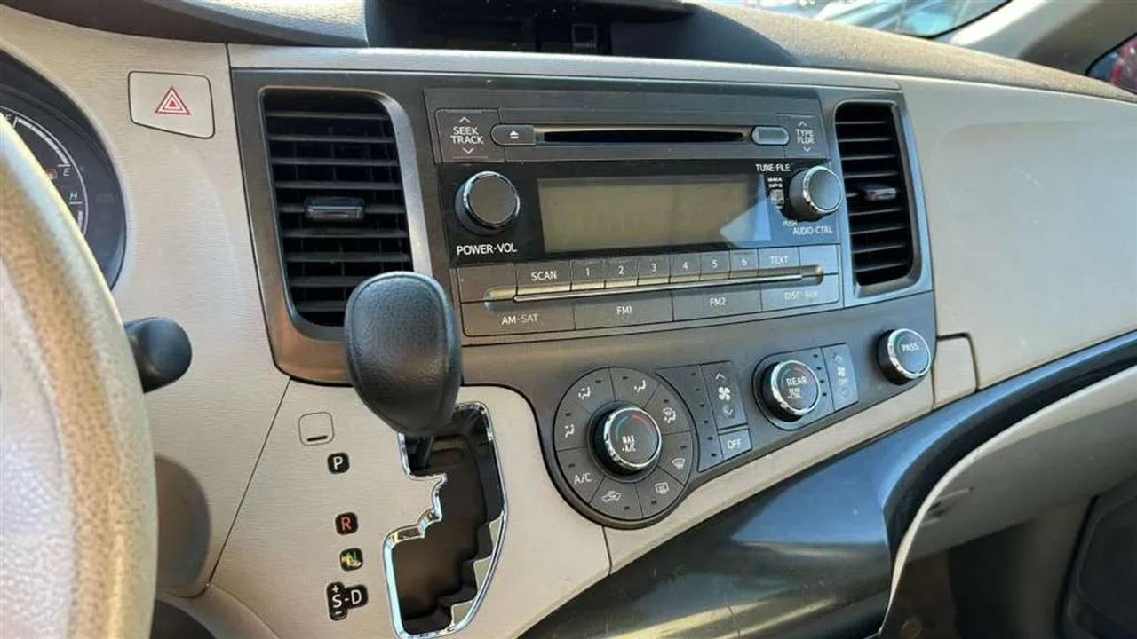 Toyota Sienna  2014