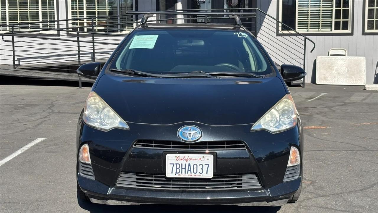 Toyota Prius c  2013