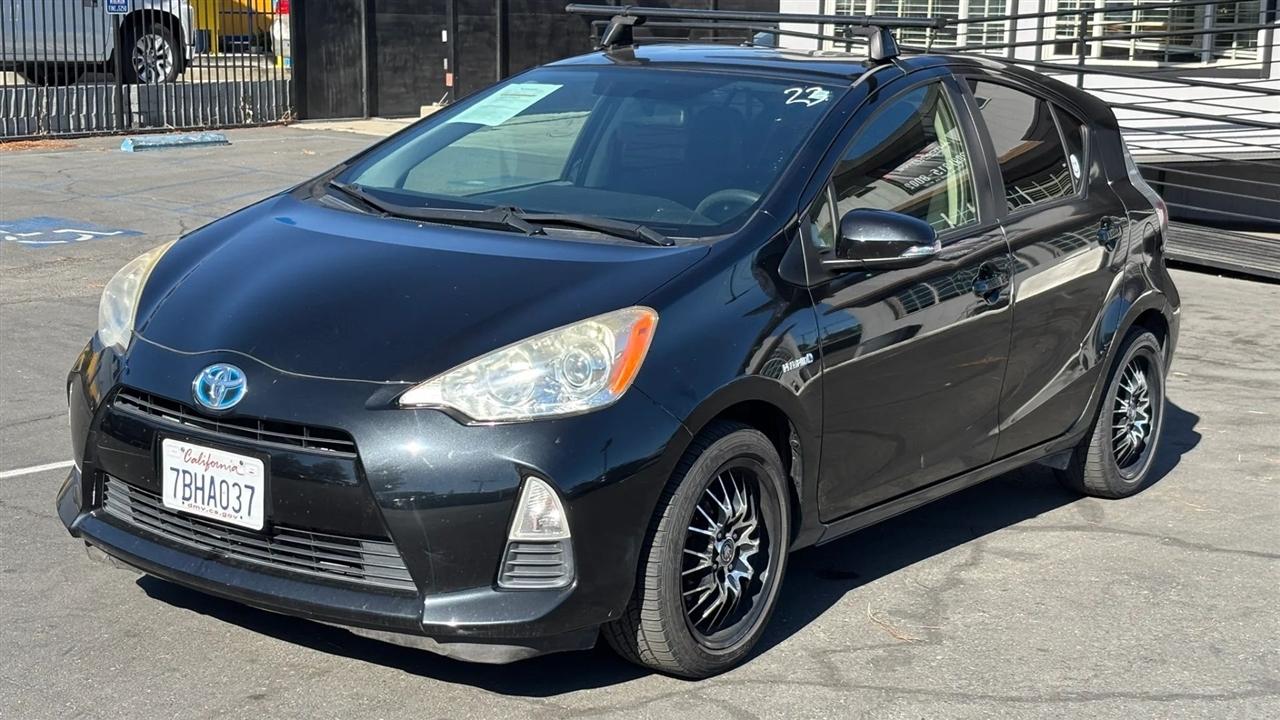 Toyota Prius c  2013