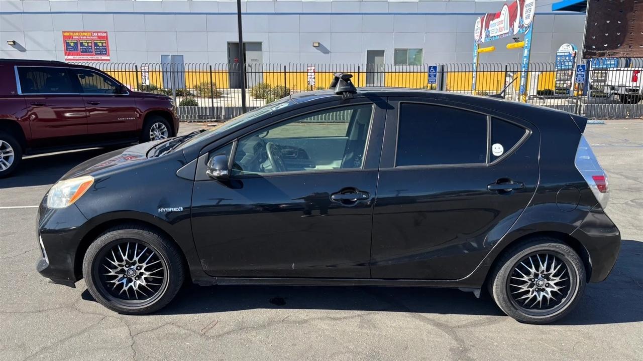 Toyota Prius c  2013