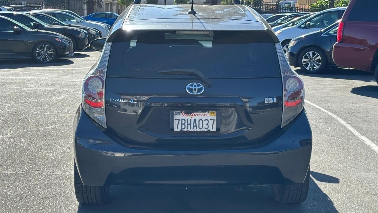 Toyota Prius c  2013