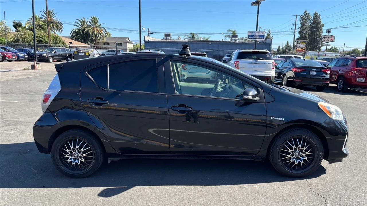 Toyota Prius c  2013