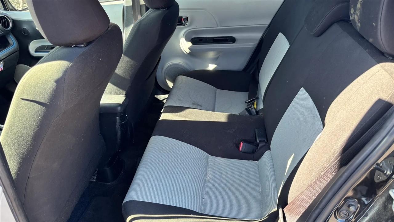 Toyota Prius c  2013
