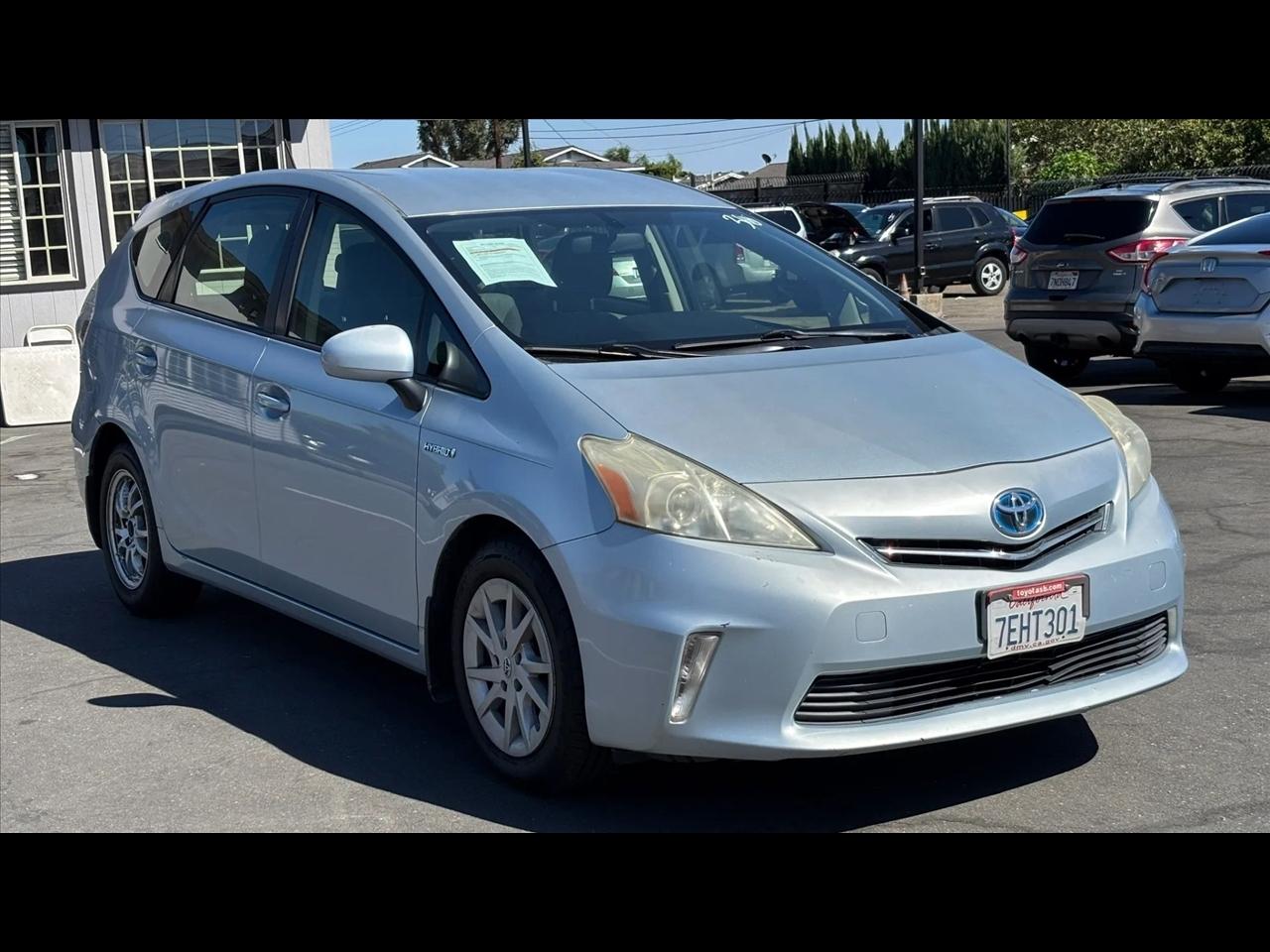Toyota Prius V  2014