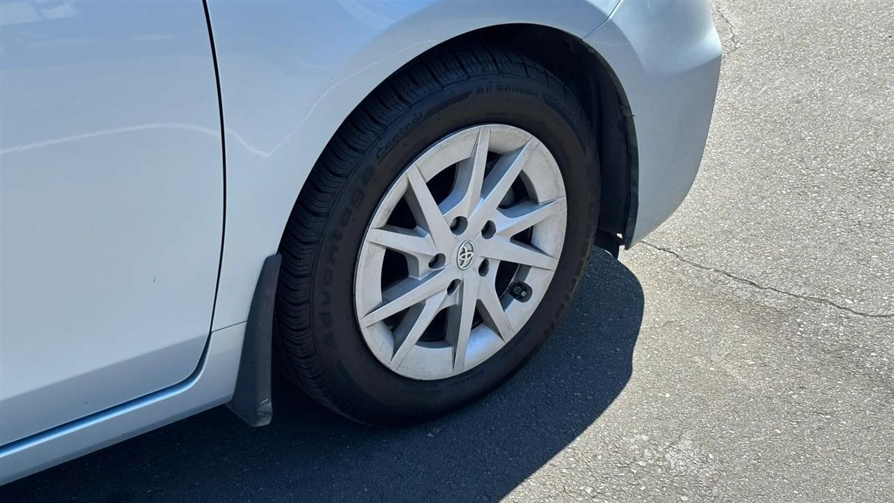 Toyota Prius V  2014