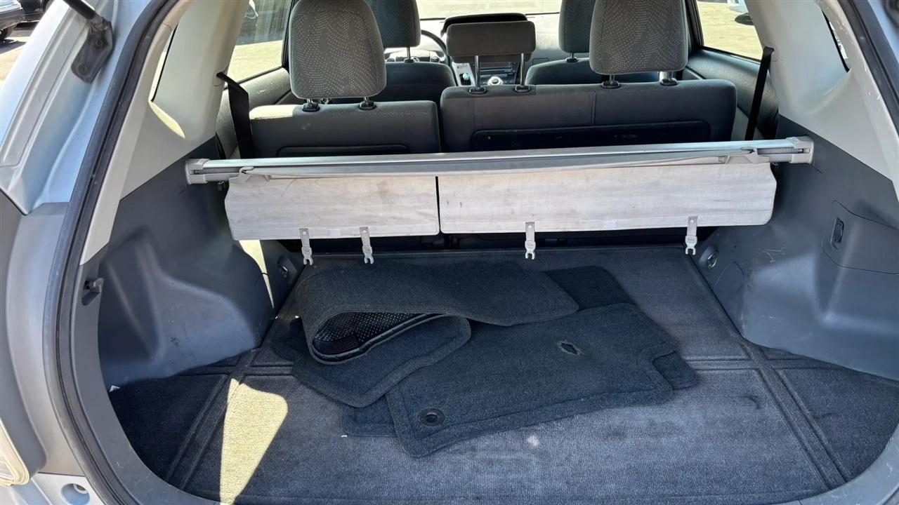 Toyota Prius V  2014