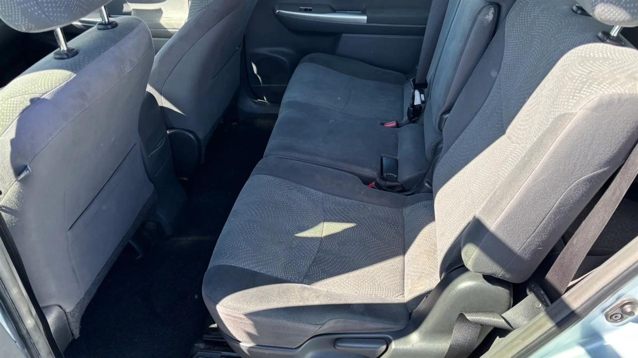 Toyota Prius V  2014