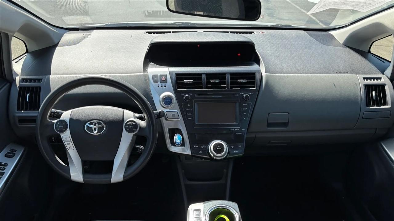 Toyota Prius V  2014