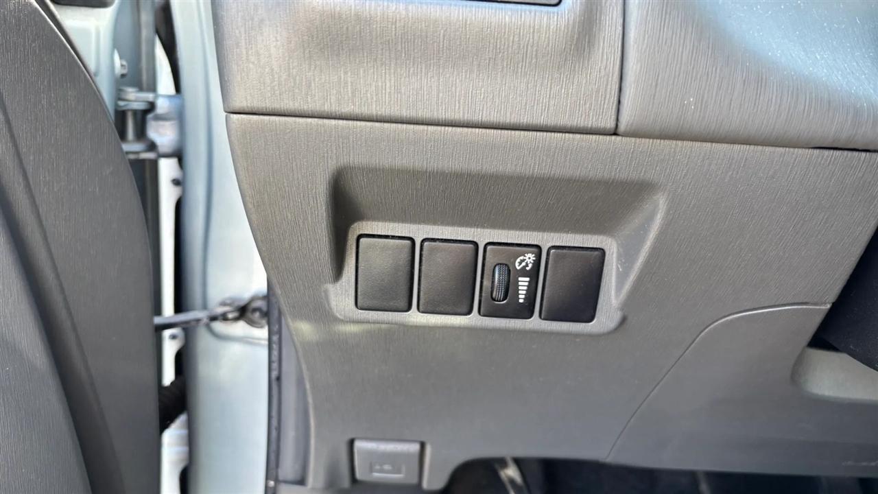 Toyota Prius V  2014