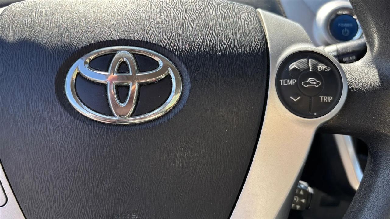 Toyota Prius V  2014
