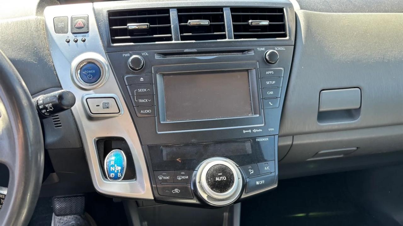 Toyota Prius V  2014