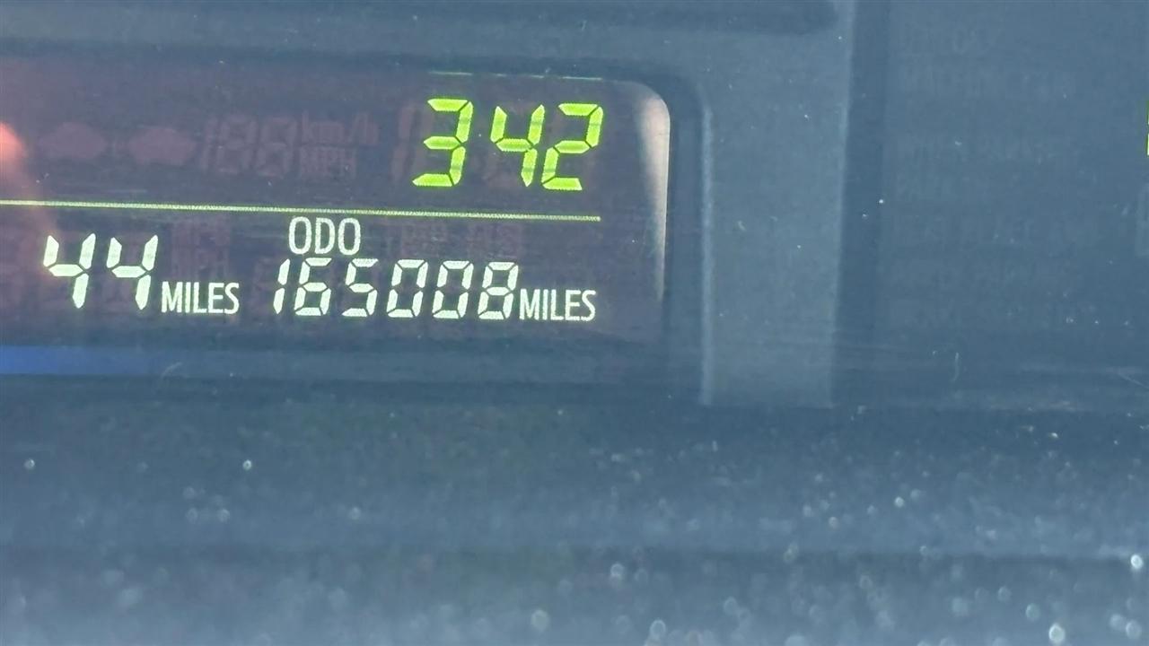Toyota Prius V  2014