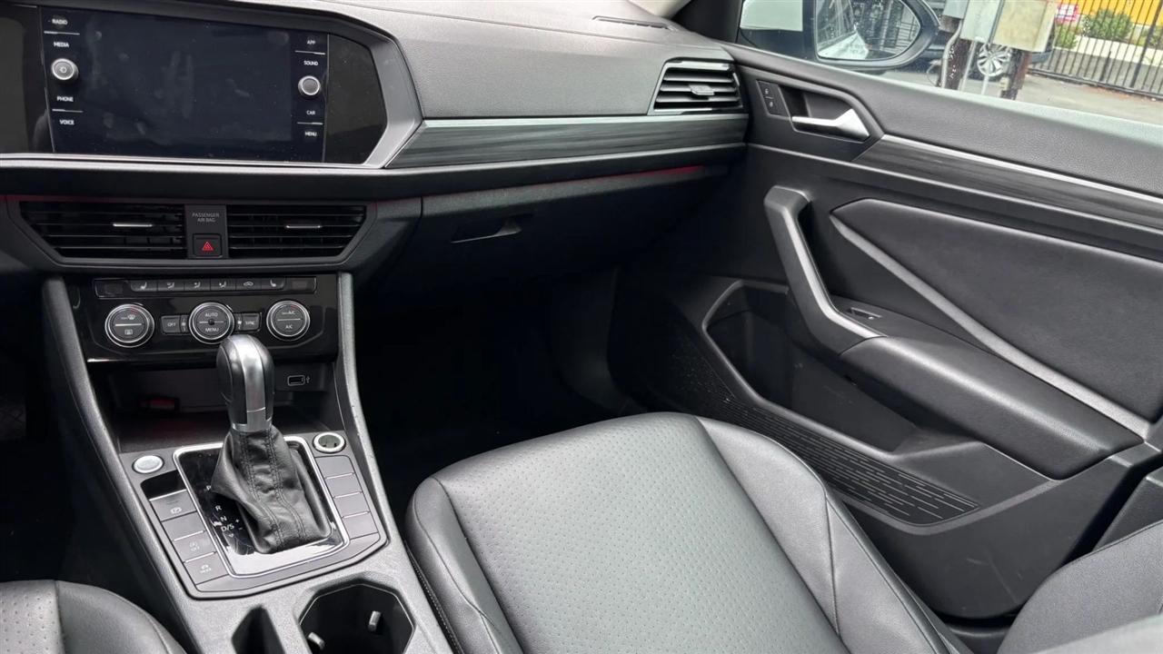 Volkswagen Jetta  2019