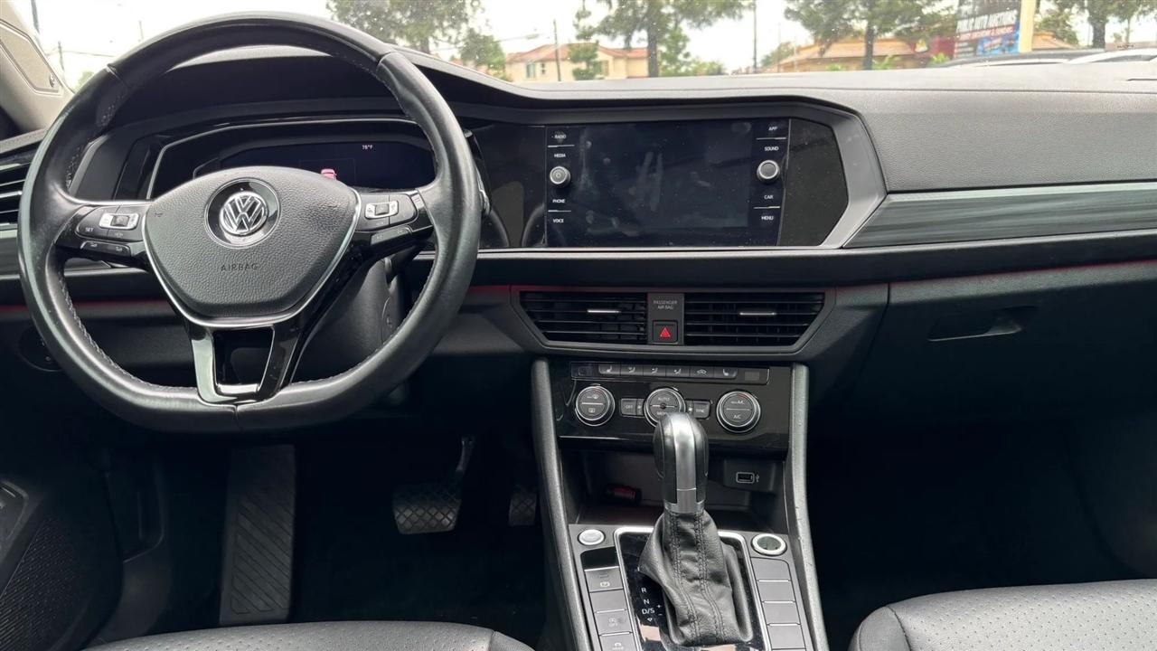 Volkswagen Jetta  2019