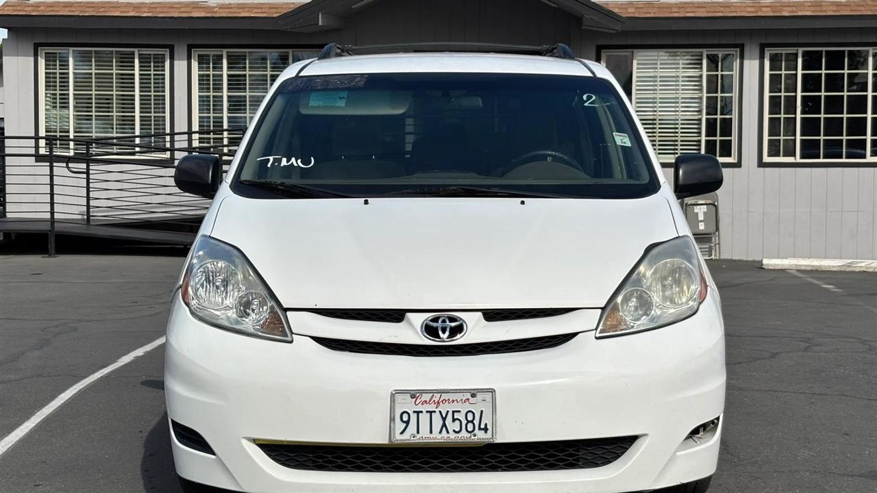 Toyota Sienna  2010