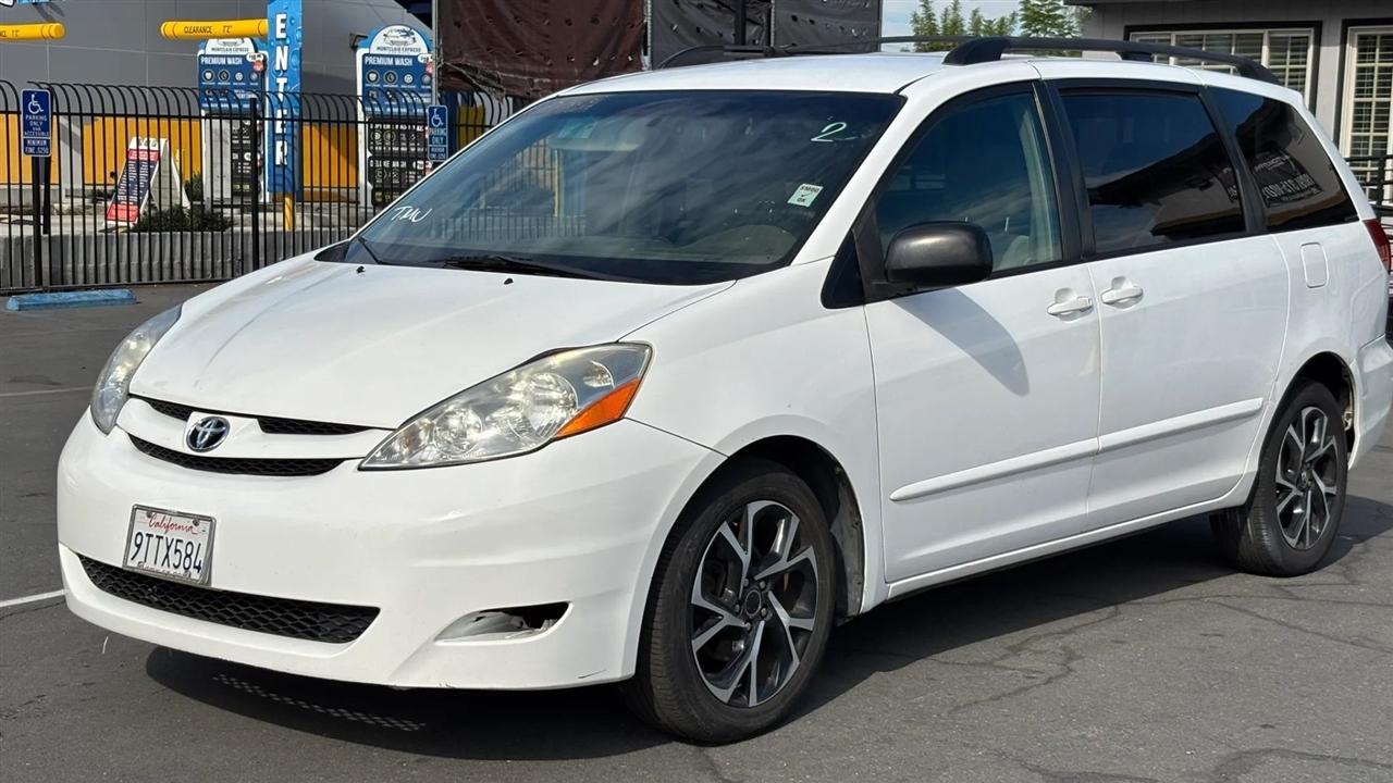 Toyota Sienna  2010
