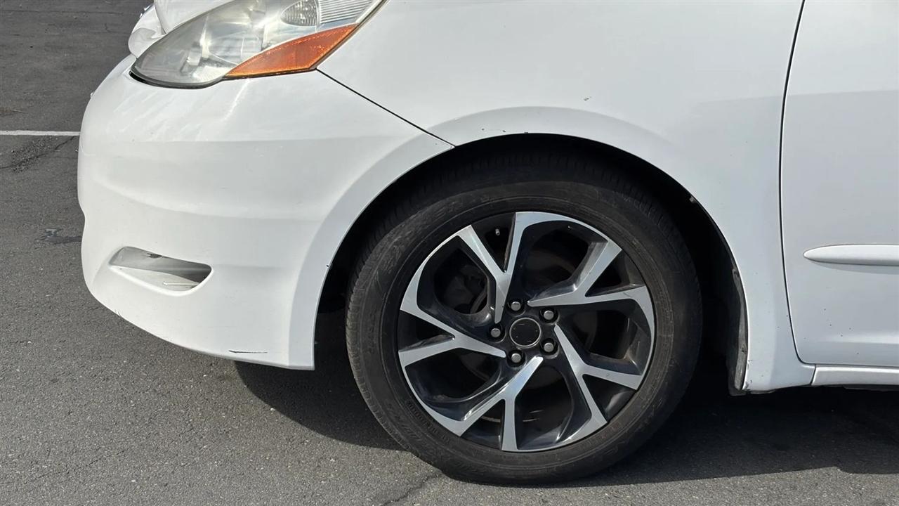 Toyota Sienna  2010
