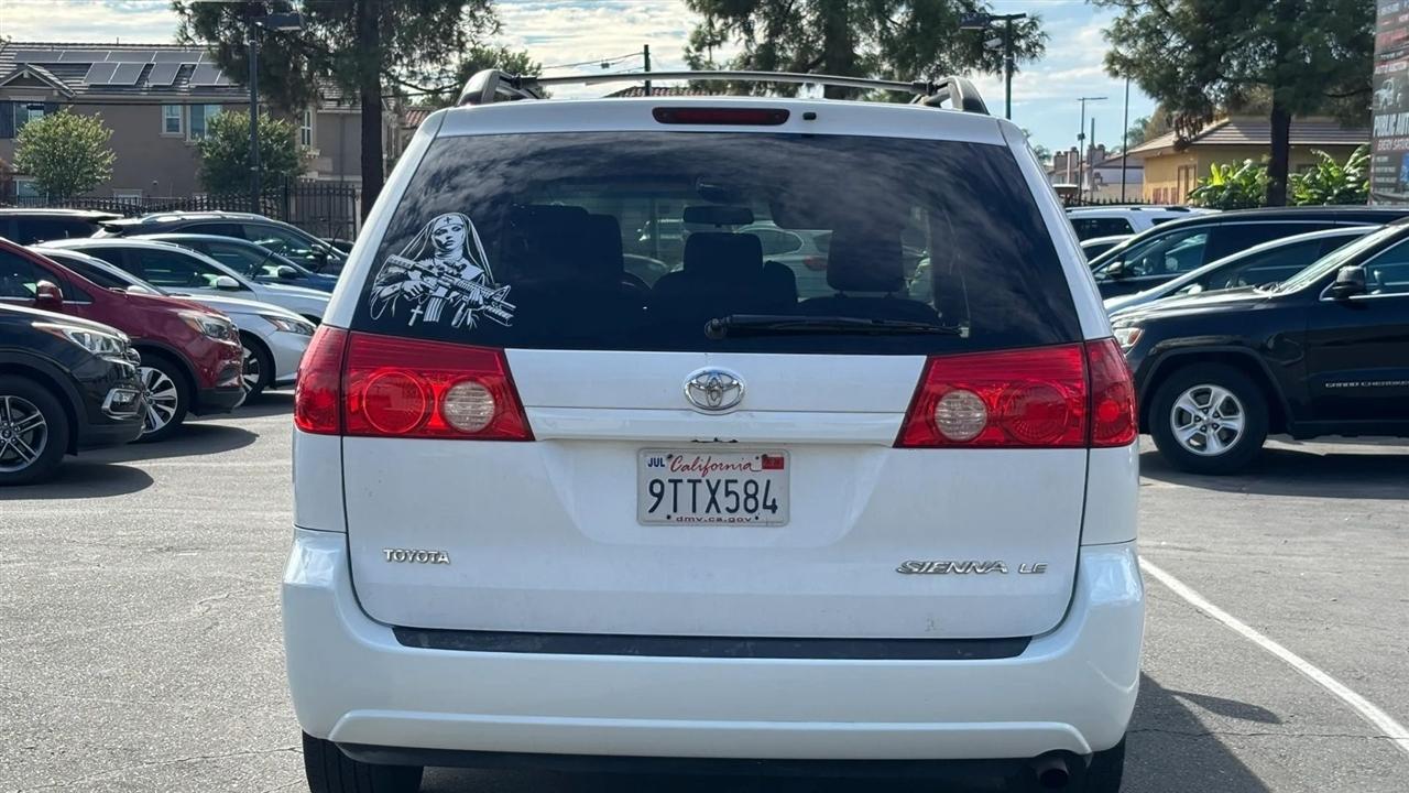 Toyota Sienna  2010