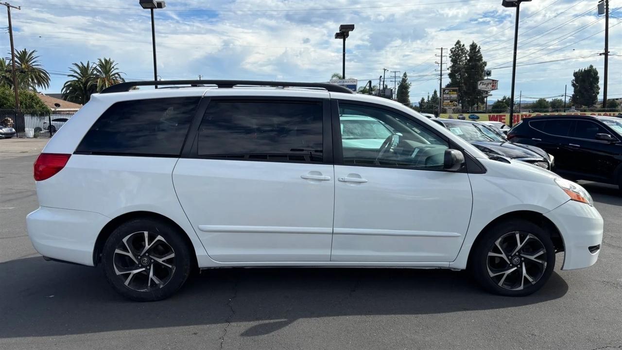 Toyota Sienna  2010