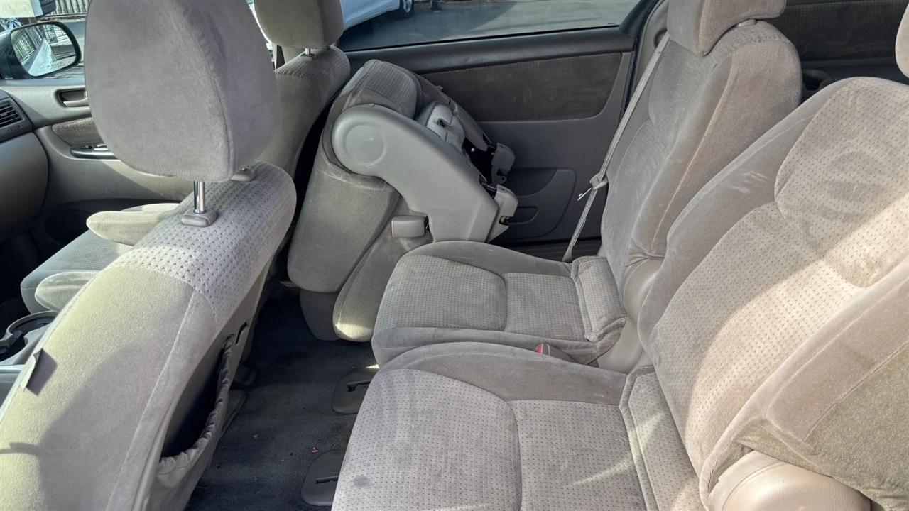 Toyota Sienna  2010