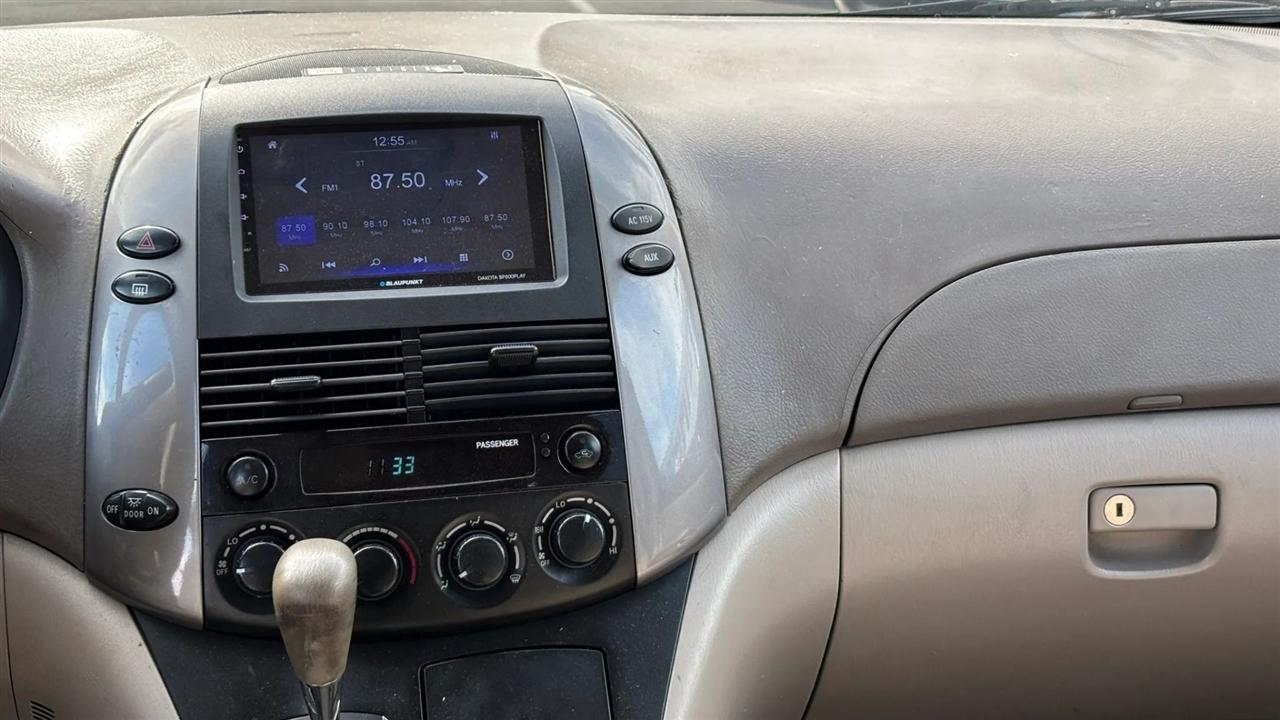 Toyota Sienna  2010