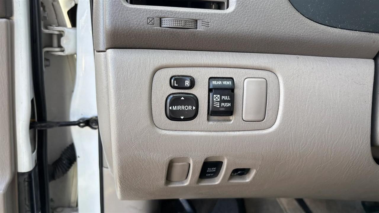 Toyota Sienna  2010