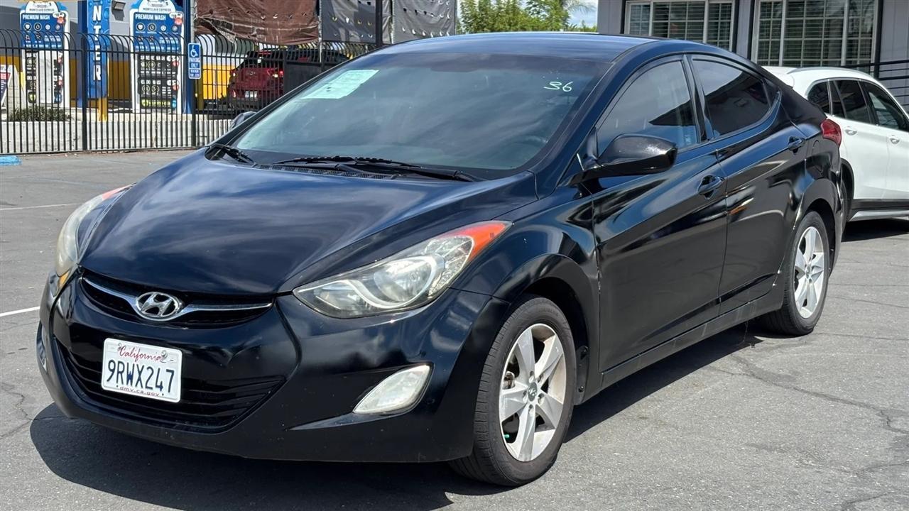 Hyundai Elantra  2013