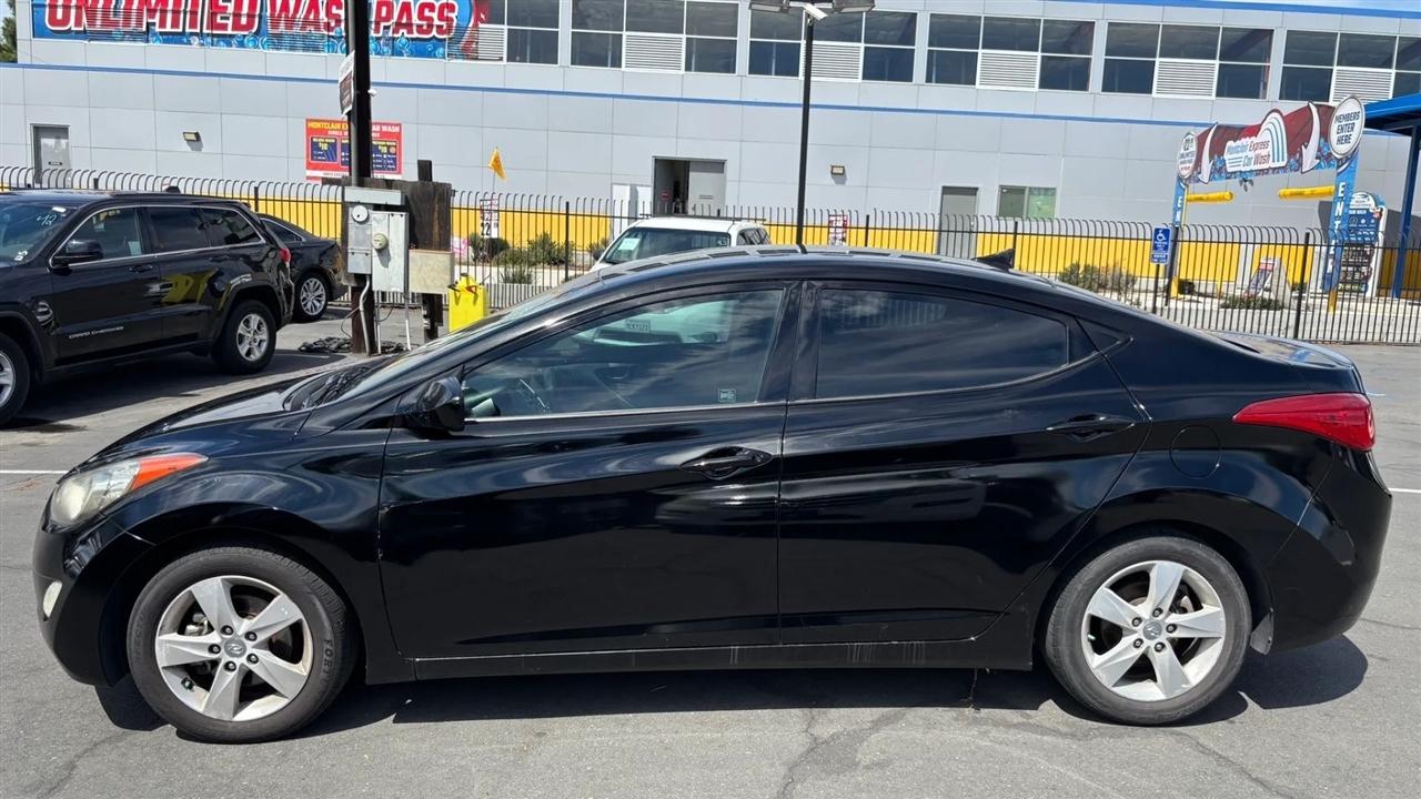 Hyundai Elantra  2013