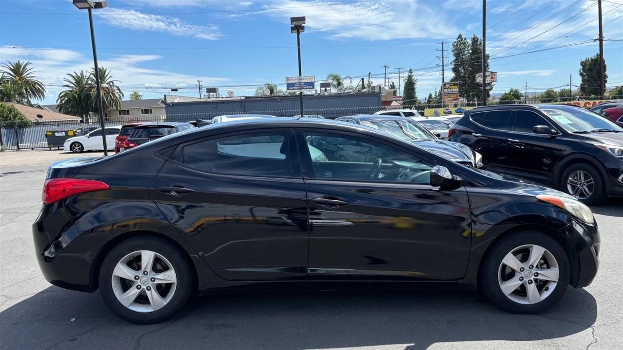 Hyundai Elantra  2013