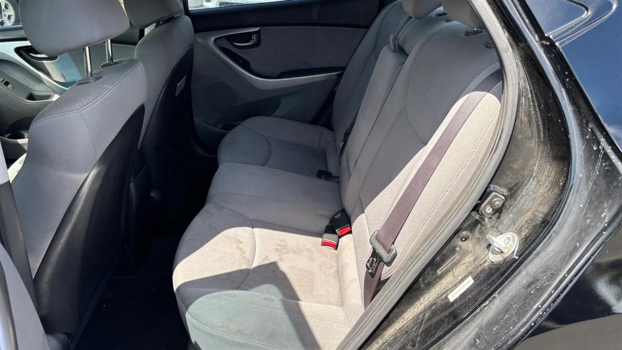 Hyundai Elantra  2013