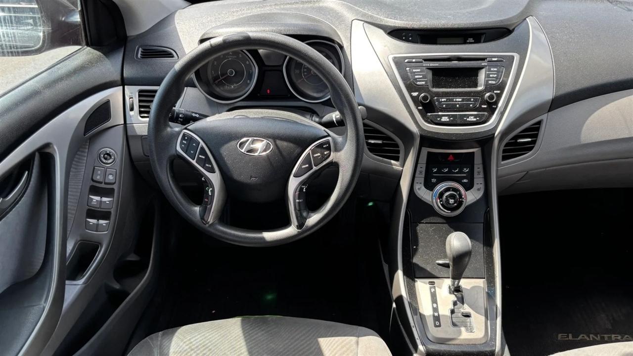 Hyundai Elantra  2013