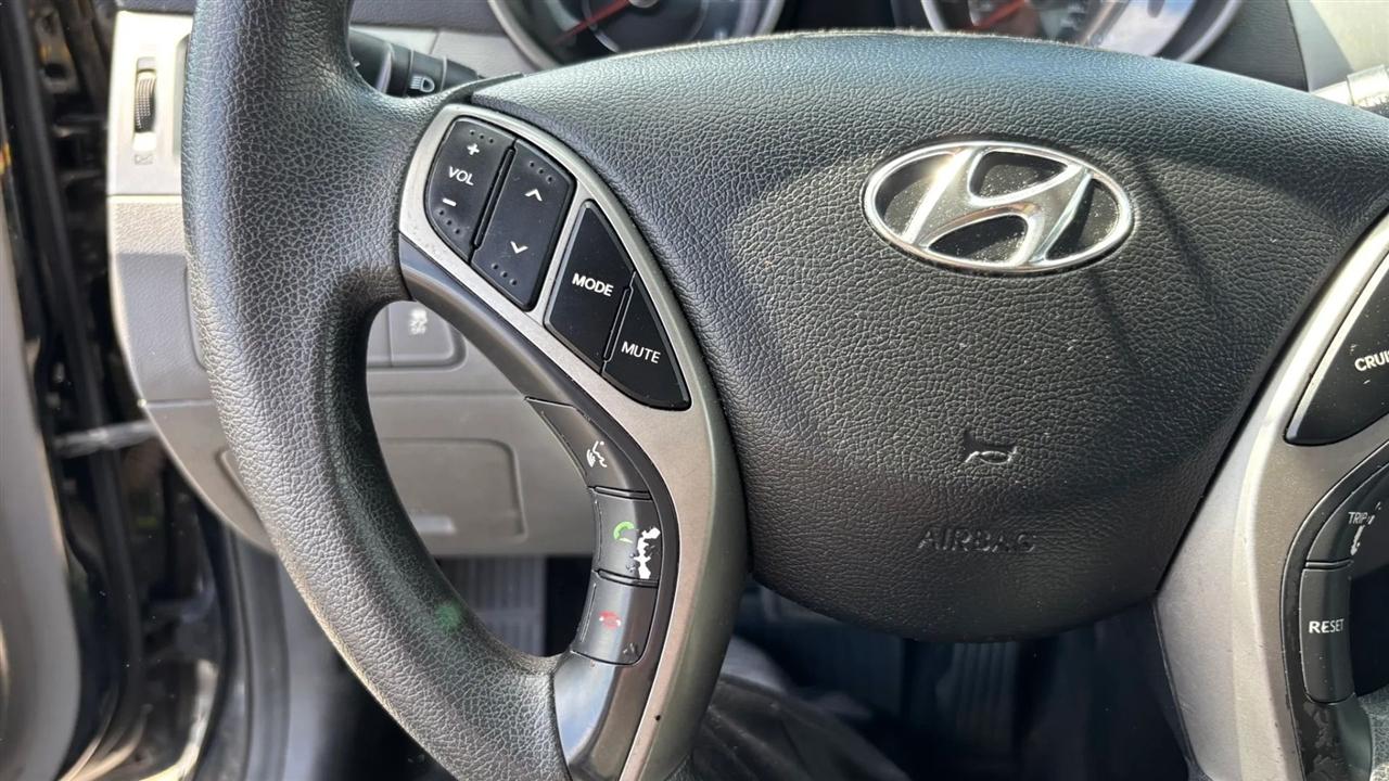 Hyundai Elantra  2013