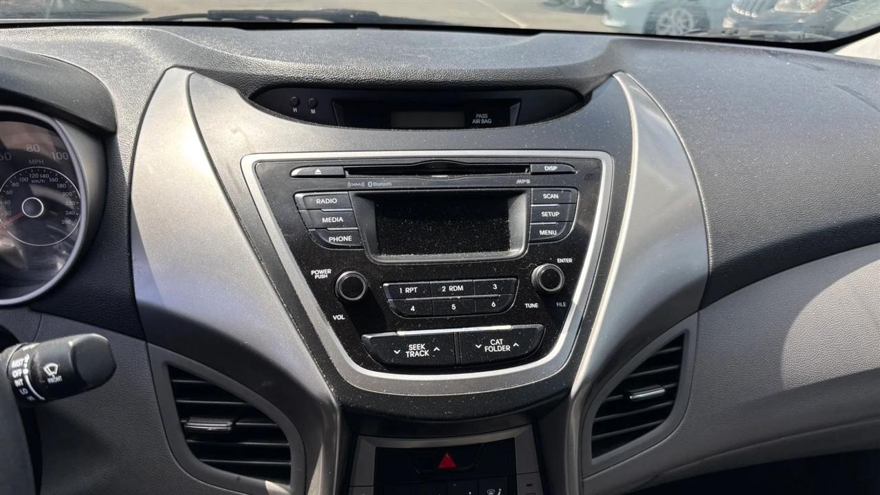 Hyundai Elantra  2013